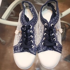 Navy Blue/White Women's Sneakers Size 7. Women's Navy Blue Flower Decor Lacemesh